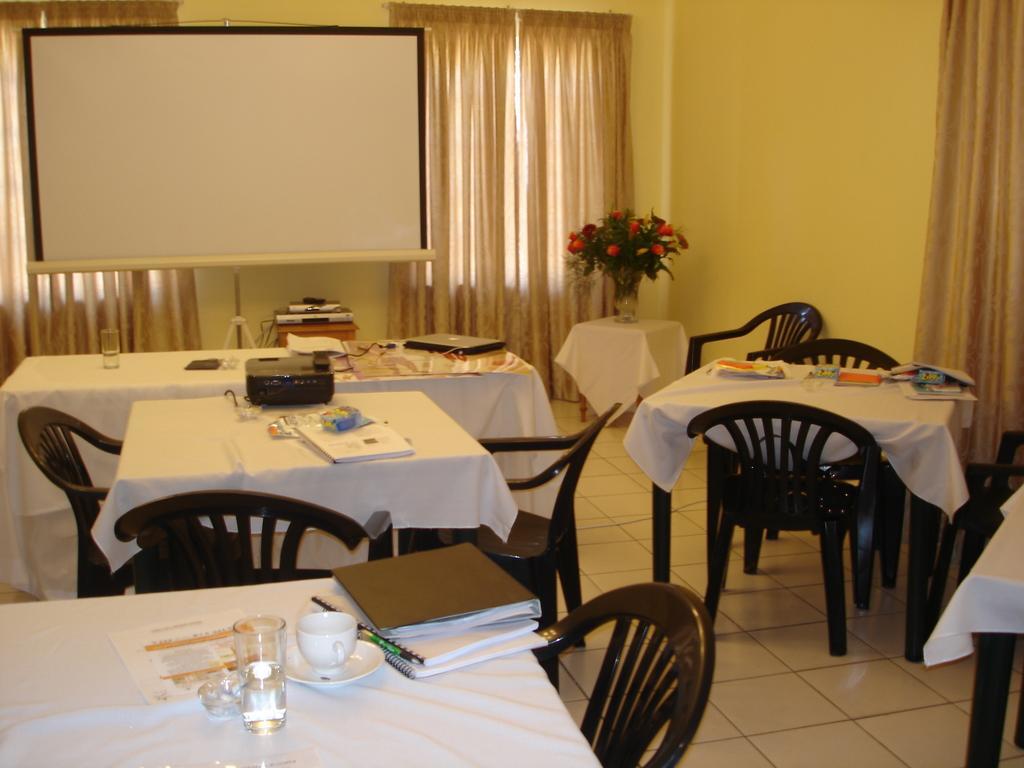 The Crescent Guesthouses - Bnb/Self Catering เดอร์บัน ภายนอก รูปภาพ