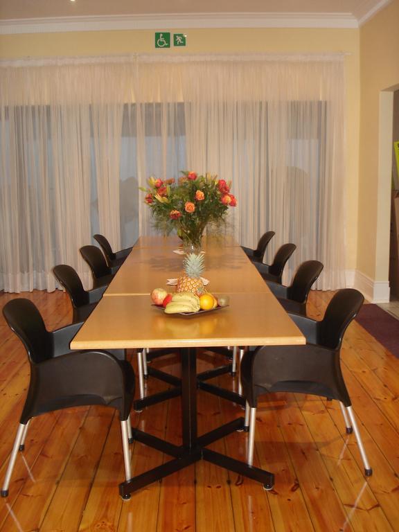 The Crescent Guesthouses - Bnb/Self Catering เดอร์บัน ภายนอก รูปภาพ