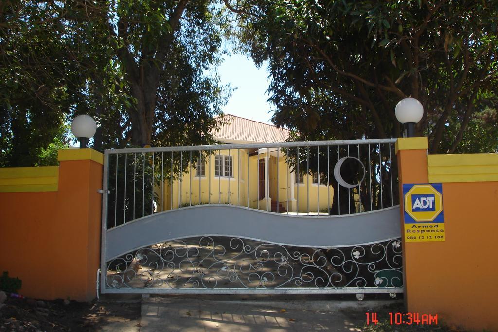 The Crescent Guesthouses - Bnb/Self Catering เดอร์บัน ภายนอก รูปภาพ