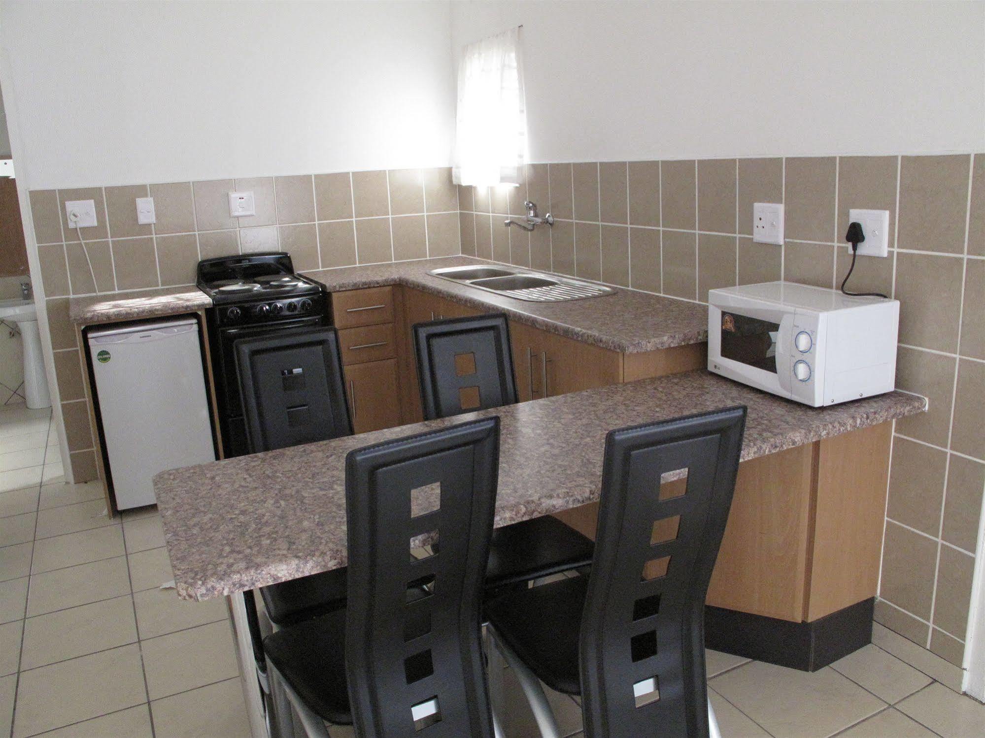 The Crescent Guesthouses - Bnb/Self Catering เดอร์บัน ภายนอก รูปภาพ